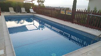 Pomos Harbourbiew Villa