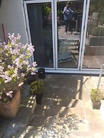 Lovely Large Garden Flat