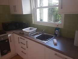 Lovely Large Garden Flat