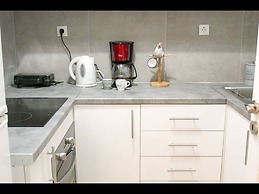 Outstanding One Bedroom Flisvos Apartment