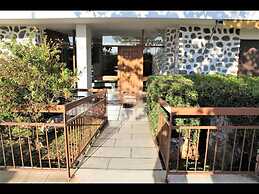 Outstanding One Bedroom Flisvos Apartment