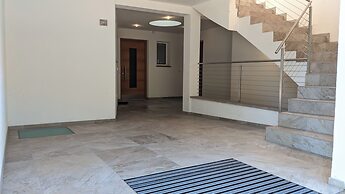 Vidora Apartments - Elegant Deco Loft With Balcony in Soprabolzano w R