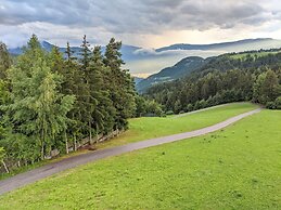 Vidora Apartments - Elegant Deco Loft With Balcony in Soprabolzano w R