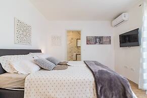 Beautiful Villa With Swimming-pool in Pula Croatia