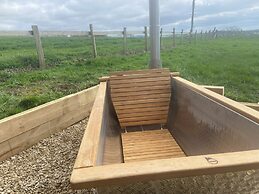 Cosy and Rural Lodge at Goldhill Glamping