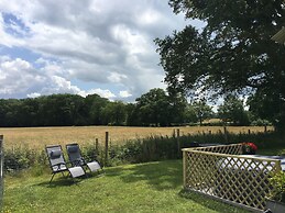 Charming Luxurious Rural Shepherds Hut