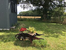 Charming Luxurious Rural Shepherds Hut