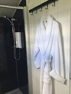 Charming Luxurious Rural Shepherds Hut