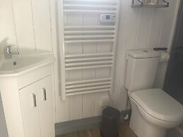 Charming Luxurious Rural Shepherds Hut