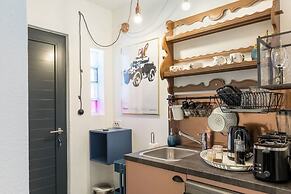 Boutique Triple House With Garden & Roof Terrace