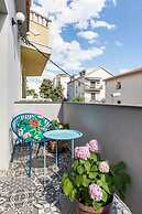 Boutique Triple House With Garden & Roof Terrace