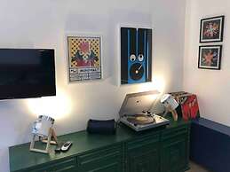 Boutique Triple House With Garden & Roof Terrace