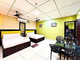 Goroomgo Royal Crown Puri