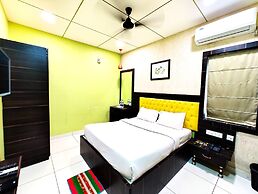 Goroomgo Royal Crown Puri