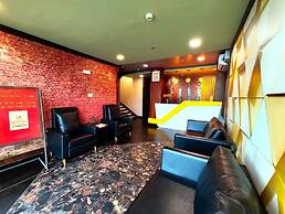 Goroomgo Royal Crown Puri