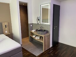 Hotel B4