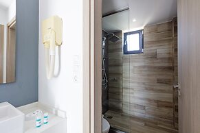 Golden Bay Boutique Hotel & Bungalows