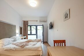 Golden Bay Boutique Hotel & Bungalows