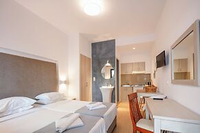 Golden Bay Boutique Hotel & Bungalows