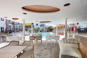 Golden Bay Boutique Hotel & Bungalows