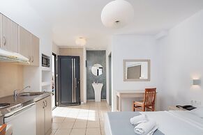 Golden Bay Boutique Hotel & Bungalows