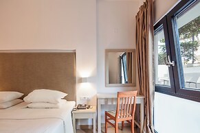 Golden Bay Boutique Hotel & Bungalows