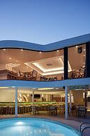 Golden Bay Boutique Hotel & Bungalows