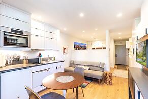 Modern Hotel-Style Studio - Timber Creek Lodge #210 by RedAwning Save 