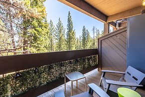 Modern Hotel-Style Studio - Timber Creek Lodge #210 by RedAwning Save 
