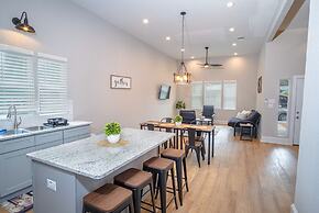 Brand New Remodeled 3br/2.5ba House Near Downtown