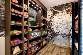 THE Landing Hotel & Conference Center