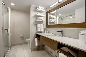 THE Landing Hotel & Conference Center