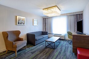 THE Landing Hotel & Conference Center