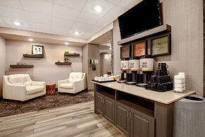 THE Landing Hotel & Conference Center