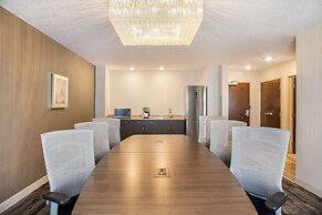 Ramada by Wyndham St. Paul AB