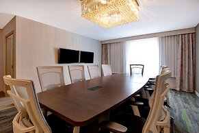 THE Landing Hotel & Conference Center