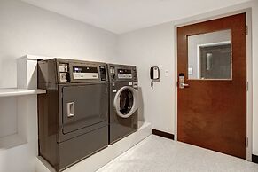 THE Landing Hotel & Conference Center