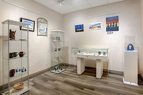 THE Landing Hotel & Conference Center