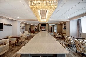 THE Landing Hotel & Conference Center