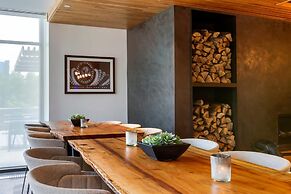 Cambria Hotel Austin Airport