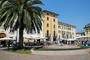 Residenza Rocca del Lago Apartments