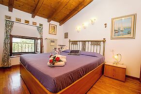Residenza Rocca del Lago Apartments