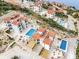 GÜMÜŞ YAZAR  HOTEL