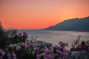 GÜMÜŞ YAZAR  HOTEL