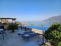 GÜMÜŞ YAZAR  HOTEL