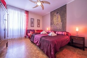 Riva Dante Apartment