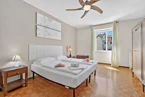 Riva Dante Apartment