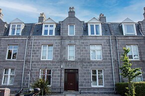 The Summit West End - 1BR Cosy Flat, Central, Wifi