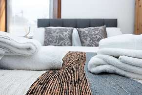 The Summit West End - 1BR Cosy Flat, Central, Wifi