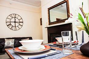 The Summit West End - 1BR Cosy Flat, Central, Wifi